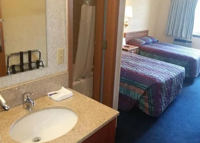 6-moline, Il Hotel
